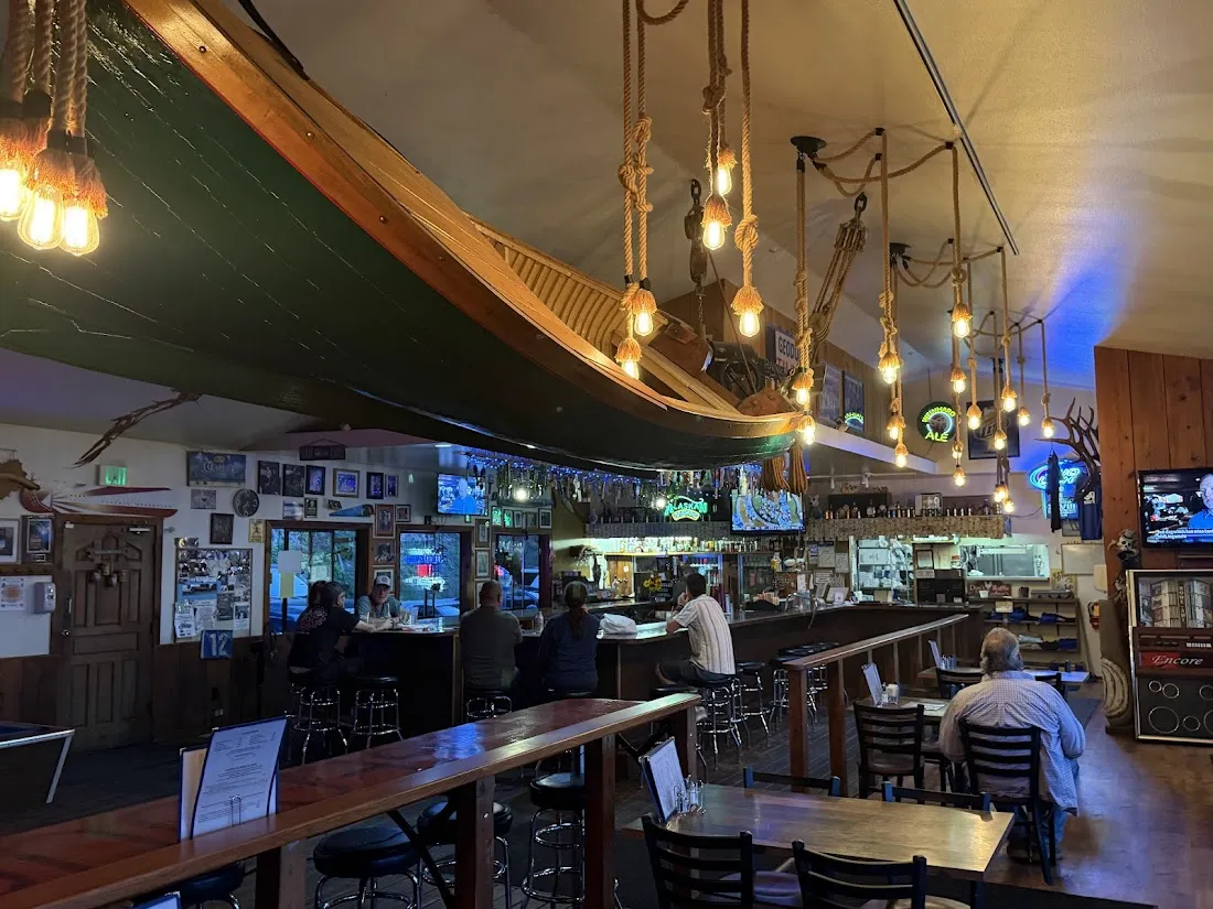 Geoduck Restaurant & Lounge